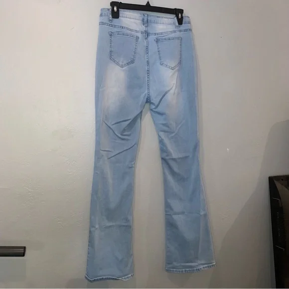 Shein Flare Light Wash Stretchy Women’s Jeans - Picture 4 of 9